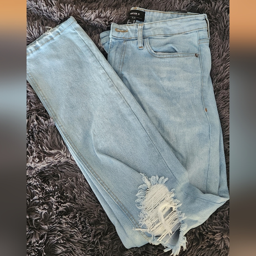 F21 Men's Distressed Jeans